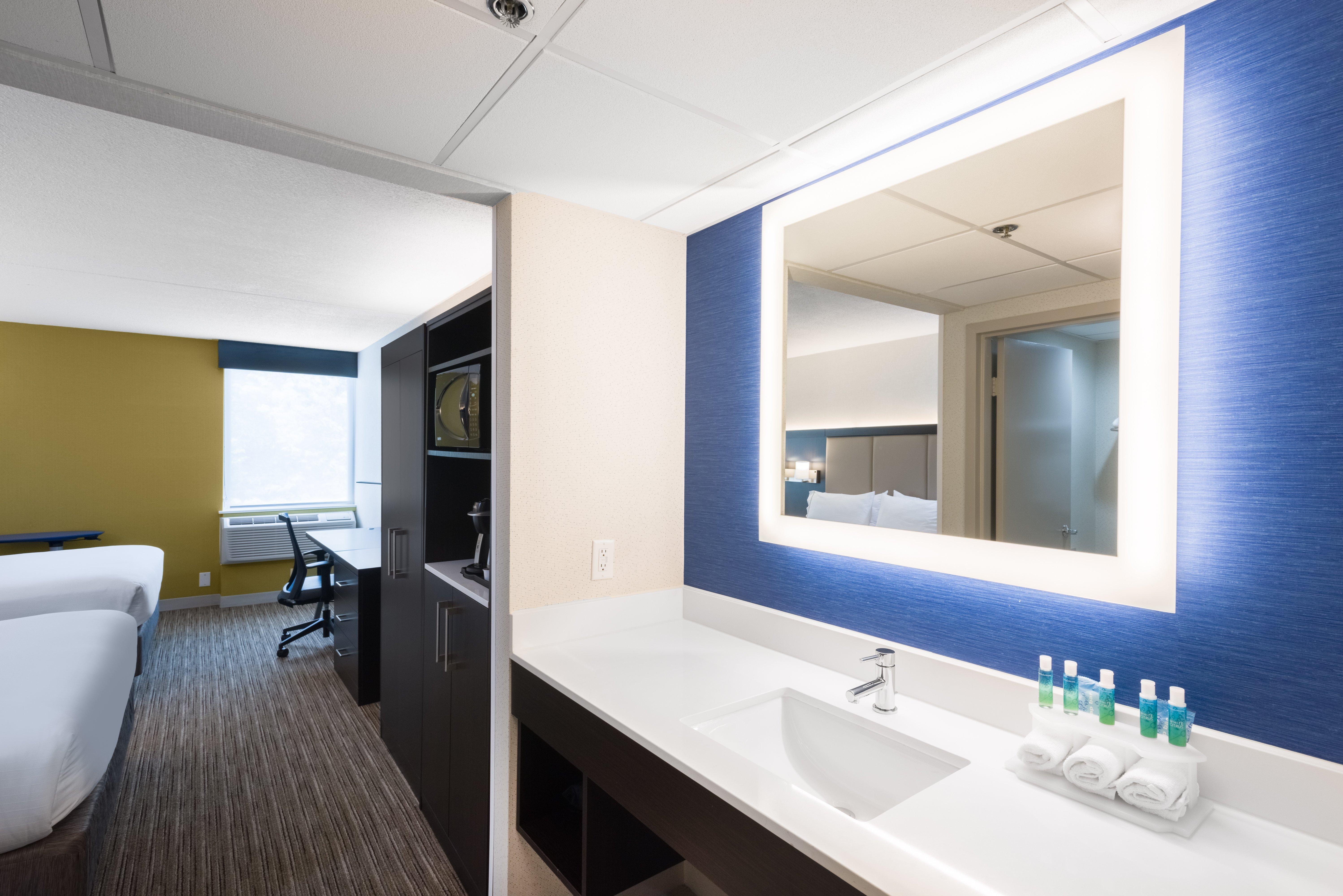 Holiday Inn Express Ramsey Mahwah By Ihg Exterior photo